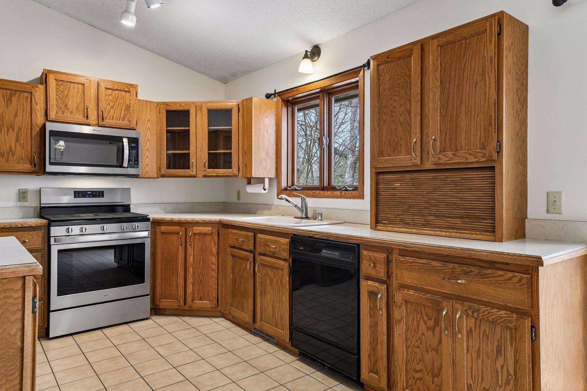 8030 81st Street - Spacecrafting - 0013.jpg