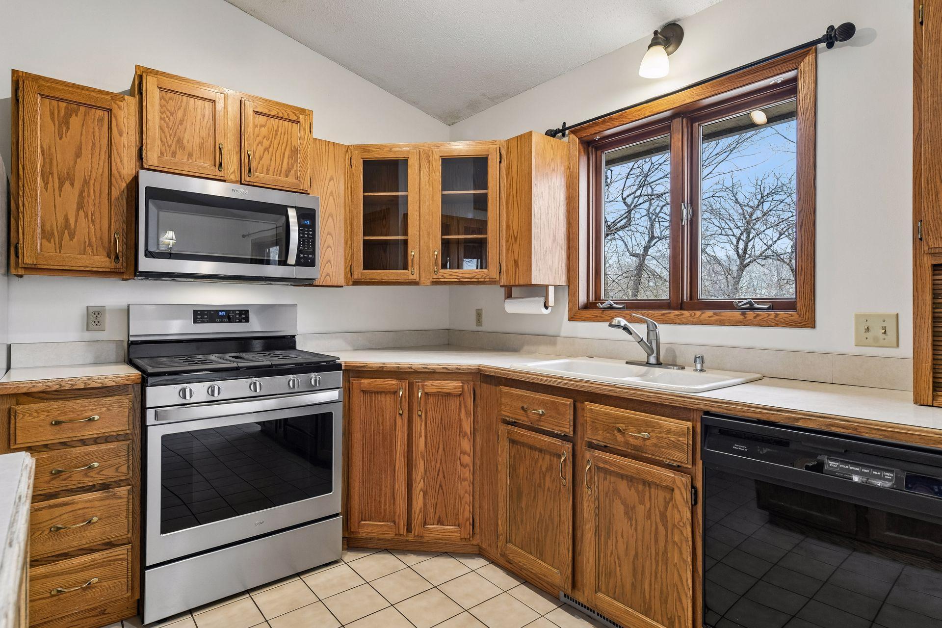 8030 81st Street - Spacecrafting - 0016.jpg