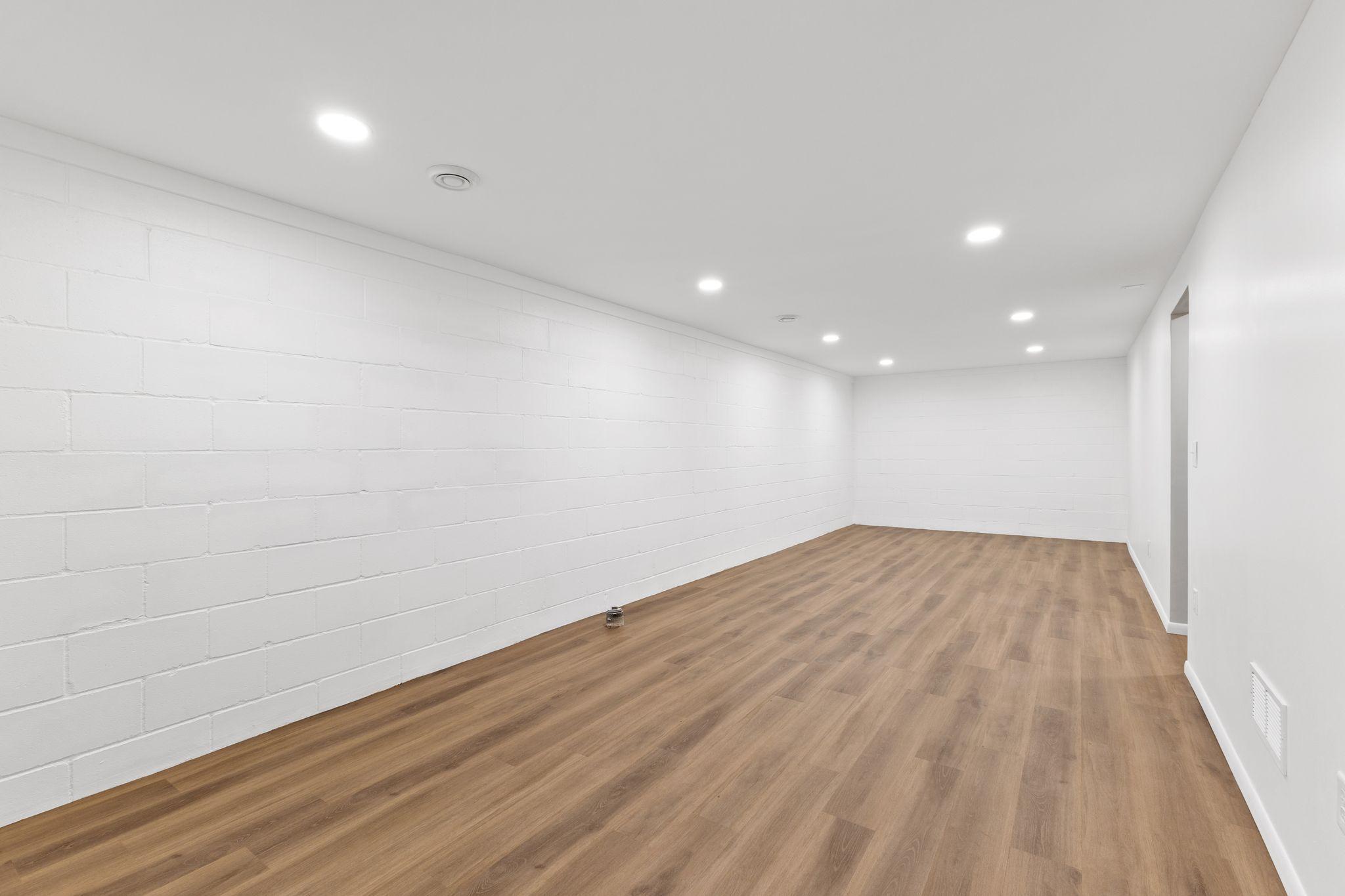 Spacious LL basement