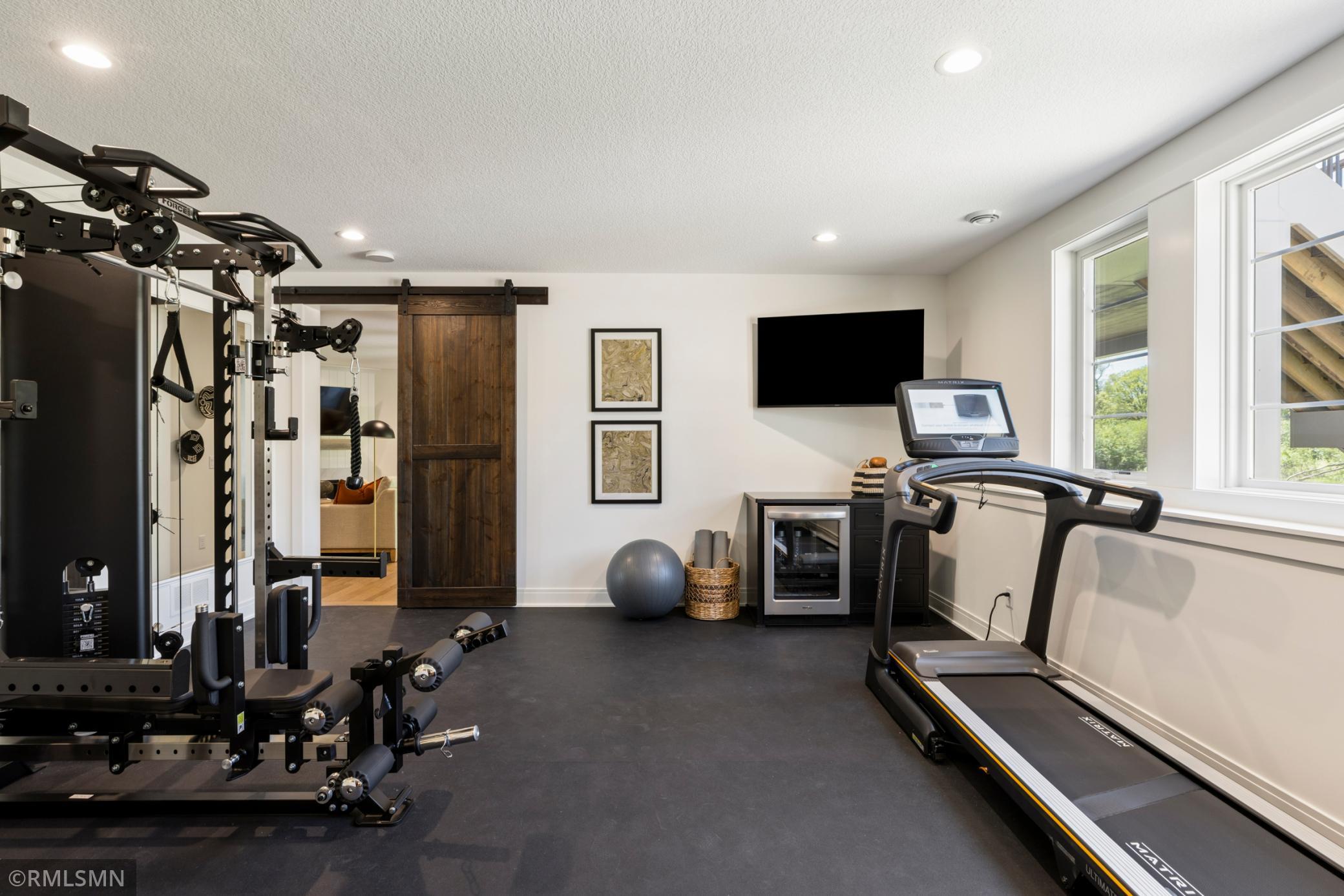 Creative Homes - 5720 57th St N - 077.jpg