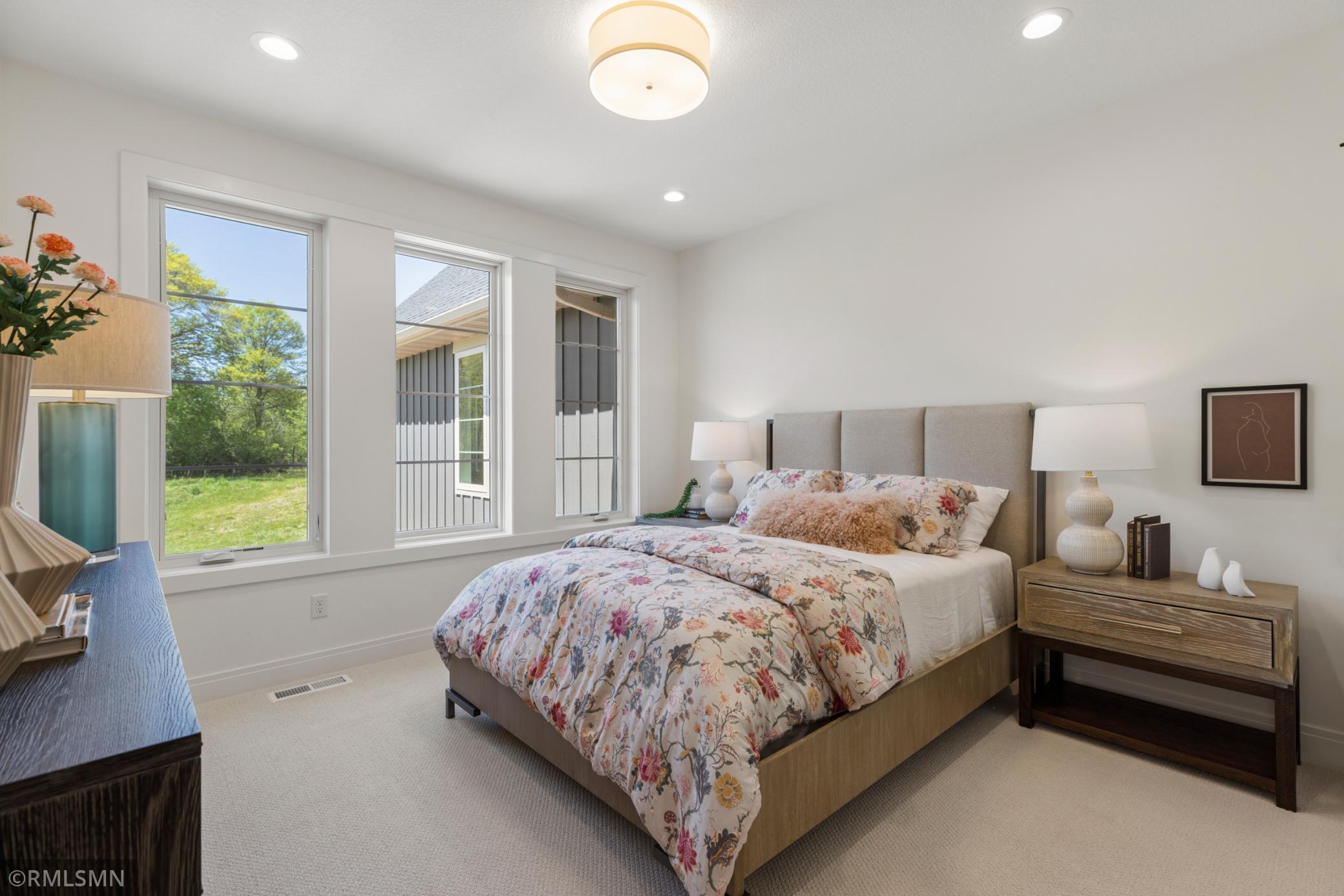 Creative Homes - 5720 57th St N - 050.jpg