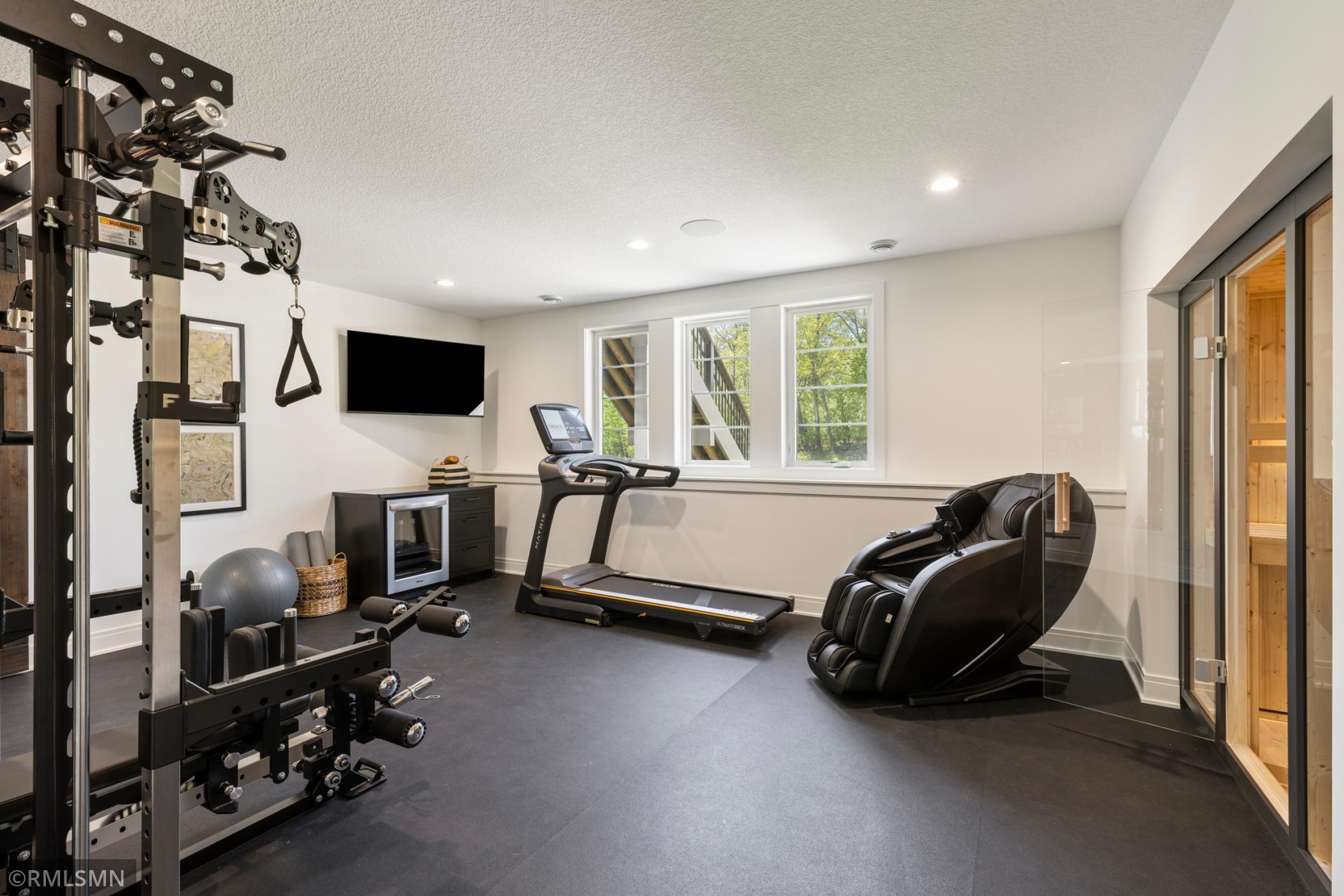 Creative Homes - 5720 57th St N - 078.jpg