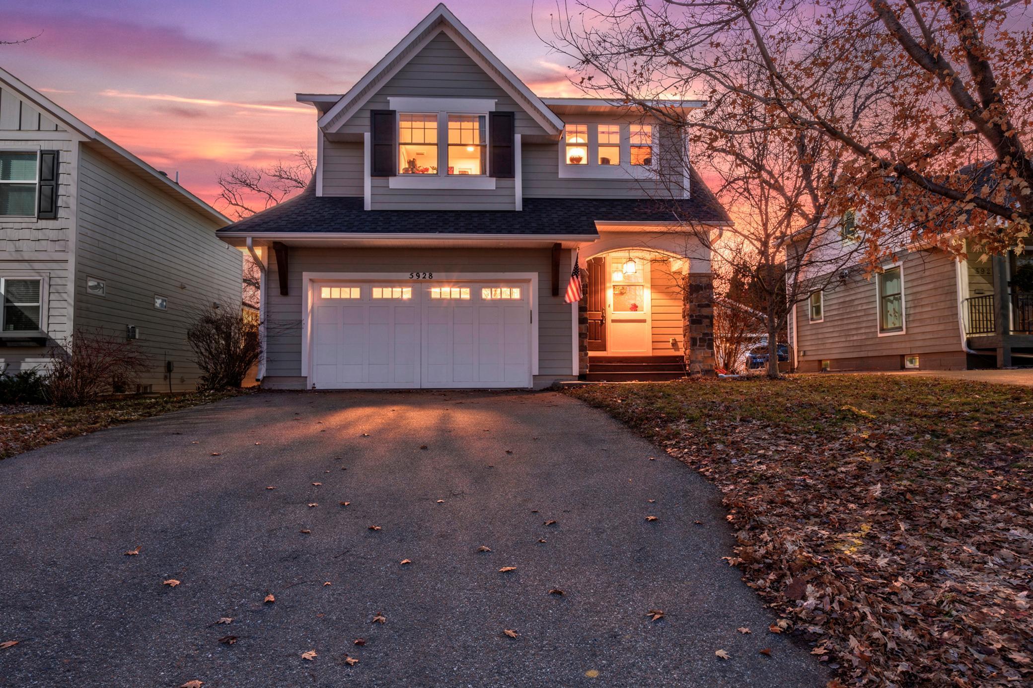 1-print-5928 Wooddale Ave-11 copy.jpg