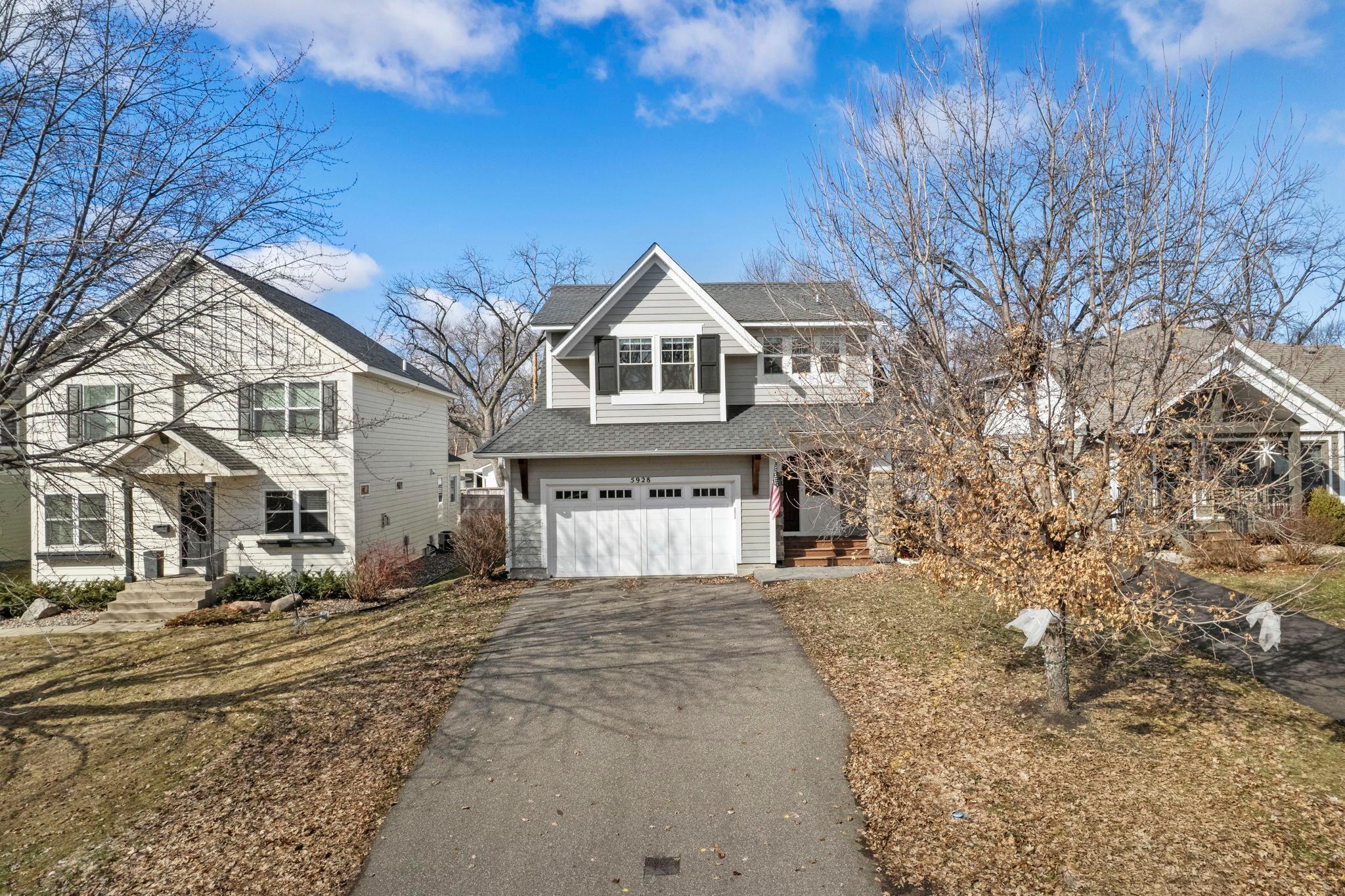 6-web-or-mls-5928 Wooddale Ave-300.jpg