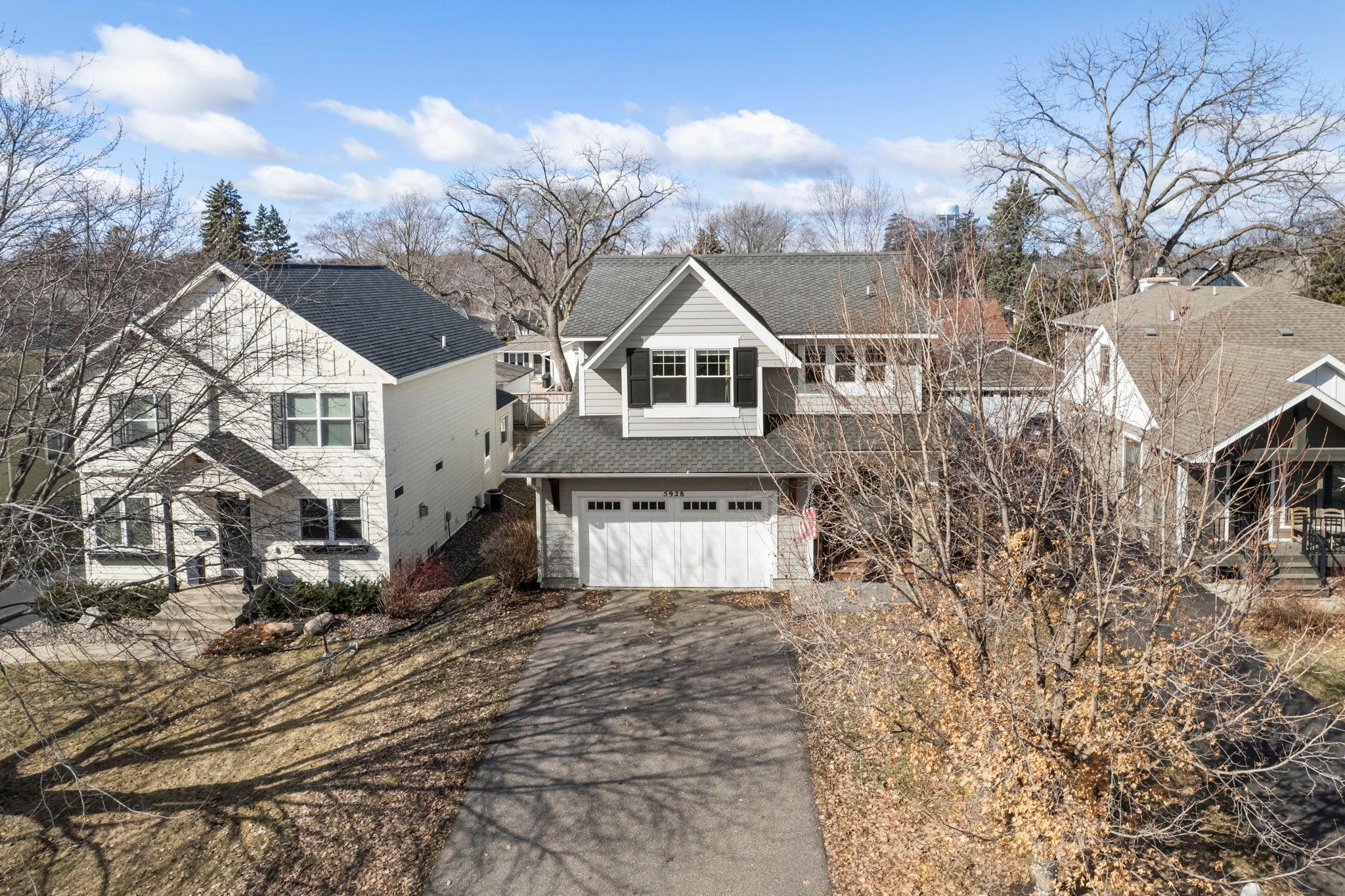 8-web-or-mls-5928 Wooddale Ave-305.jpg