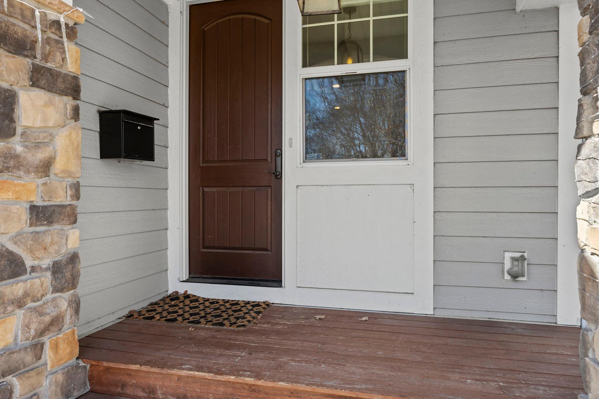 19-web-or-mls-5928 Wooddale Ave-36.jpg