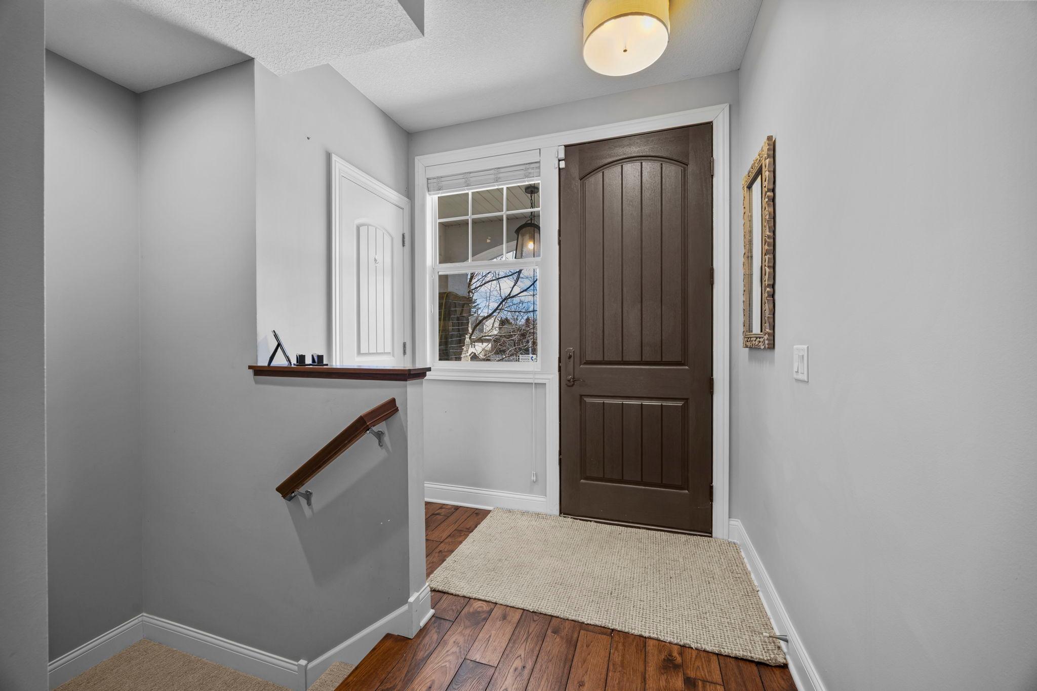 22-web-or-mls-5928 Wooddale Ave-94.jpg