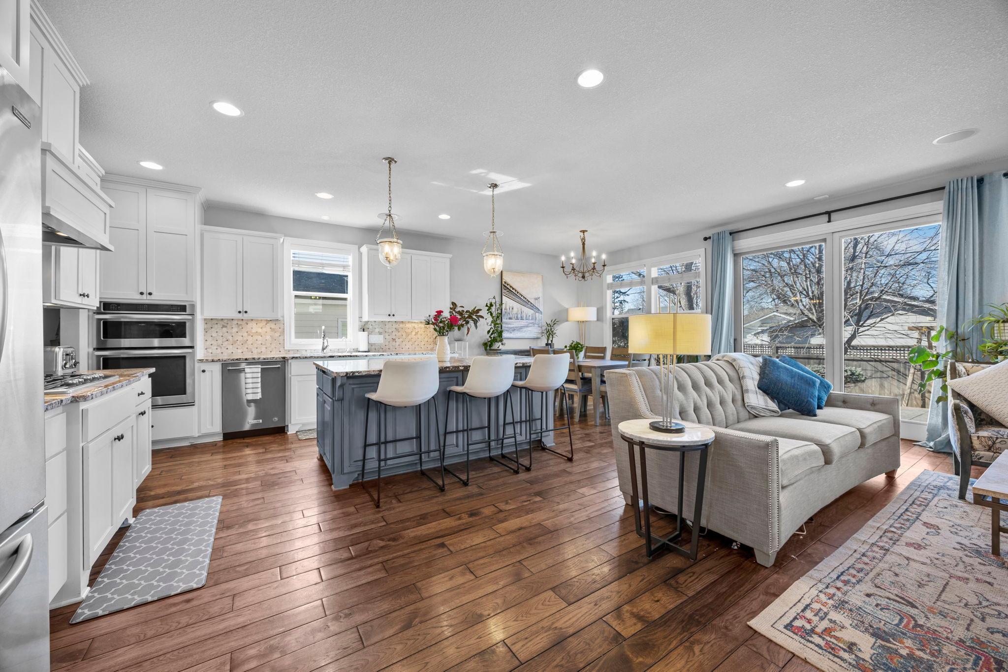 27-web-or-mls-5928 Wooddale Ave-119.jpg