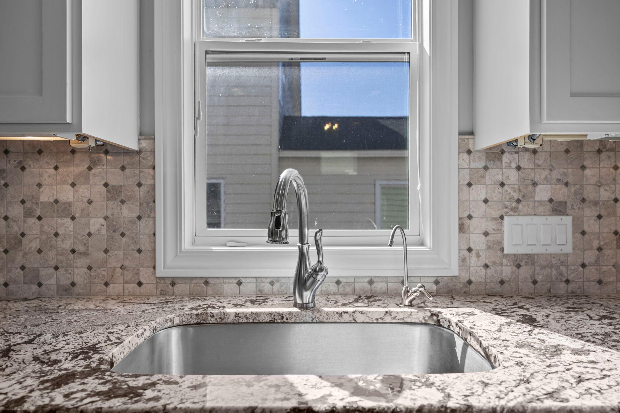 34-web-or-mls-5928 Wooddale Ave-154.jpg