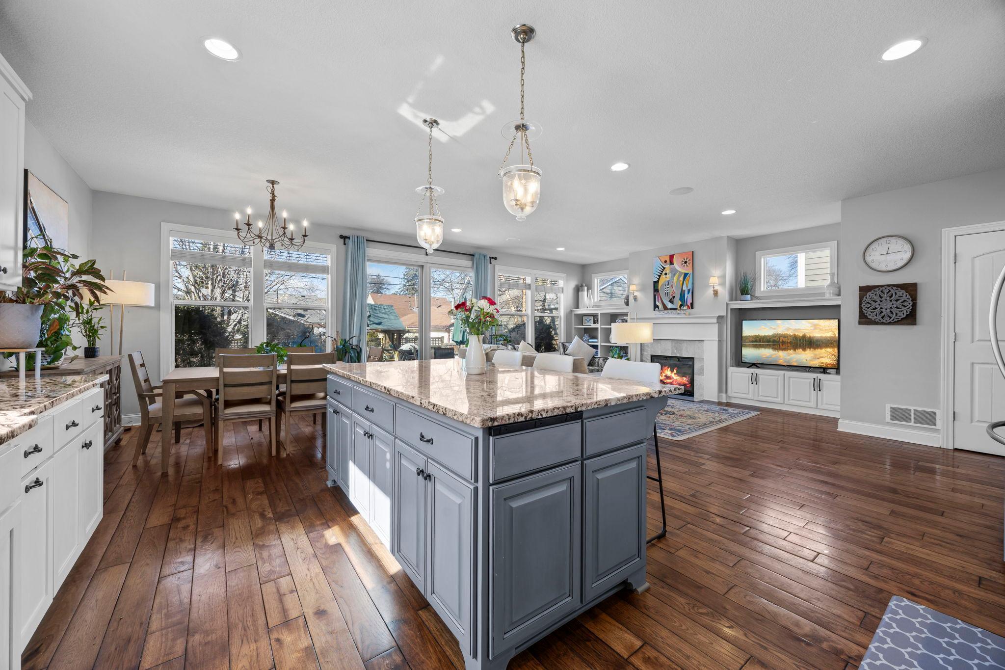 37-web-or-mls-5928 Wooddale Ave-169.jpg