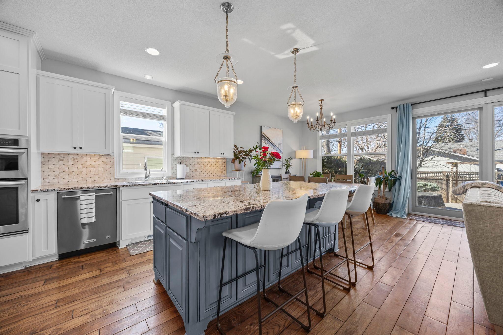 38-web-or-mls-5928 Wooddale Ave-174.jpg