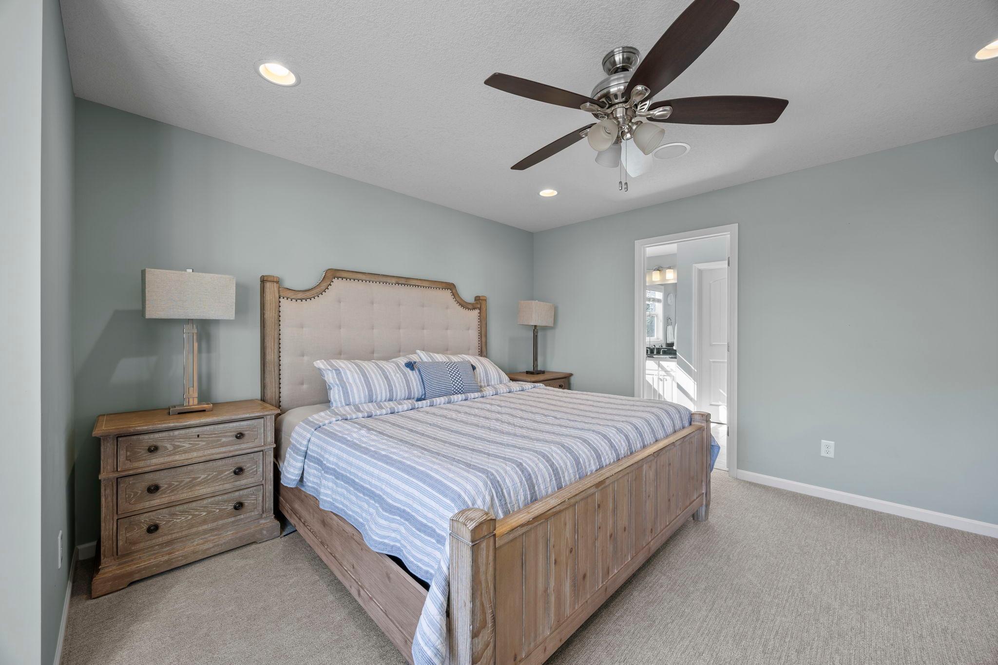 44-web-or-mls-5928 Wooddale Ave-204.jpg