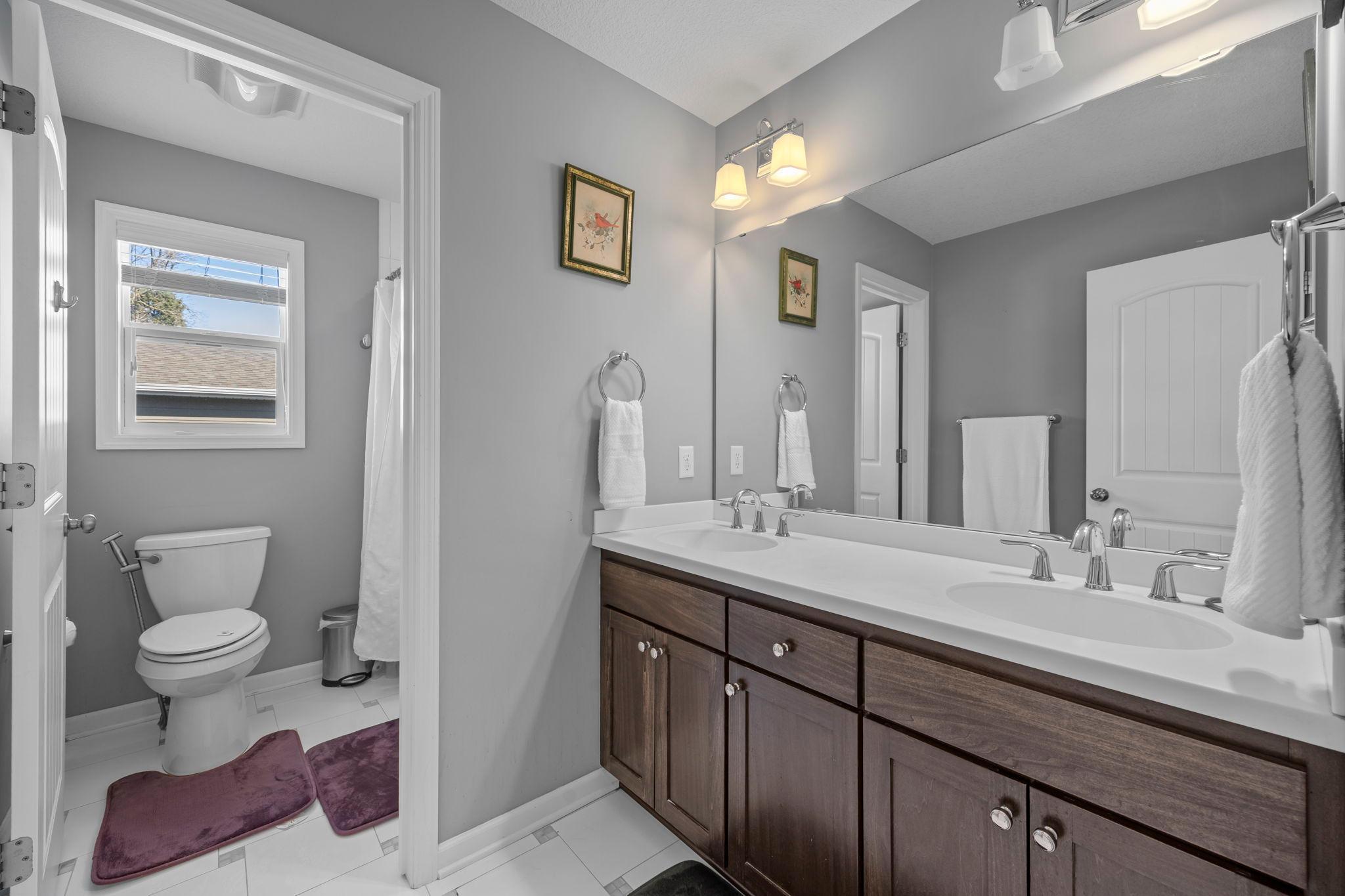 55-web-or-mls-5928 Wooddale Ave-239.jpg