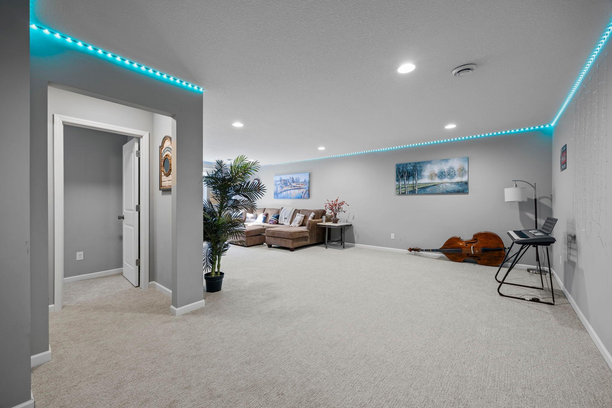 56-web-or-mls-5928 Wooddale Ave-264.jpg