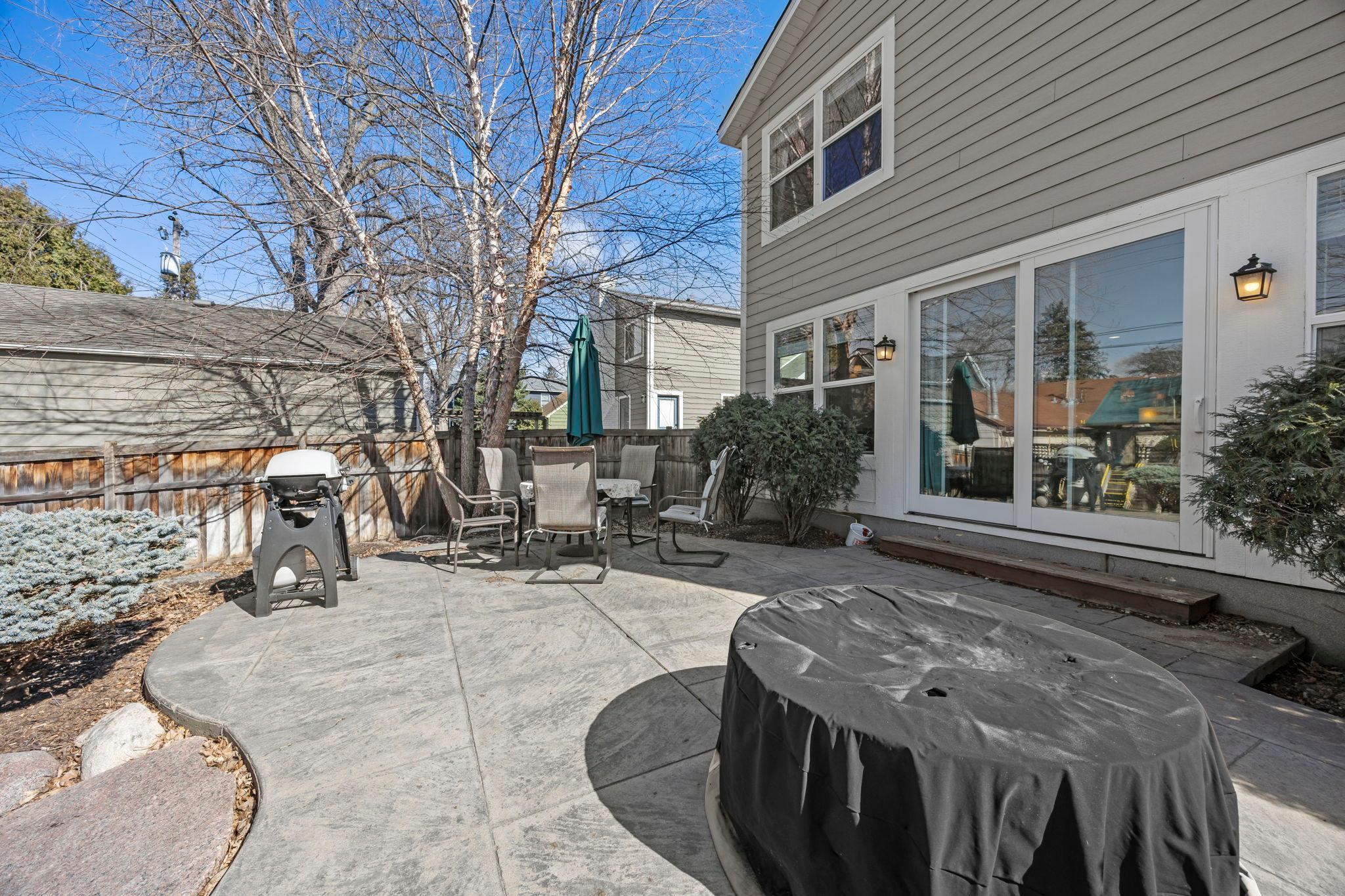 63-web-or-mls-5928 Wooddale Ave-71.jpg