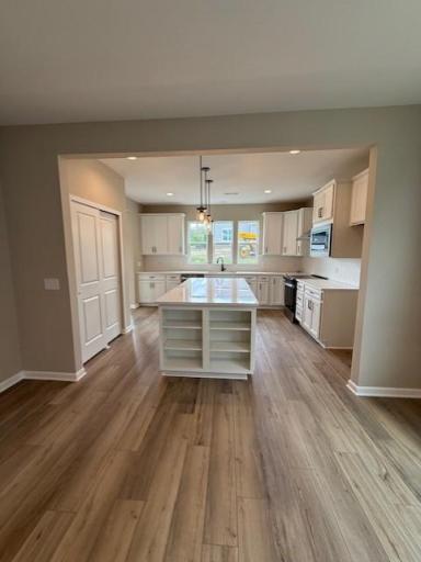 Charming dinette tucked just off the kitchen—ideal for casual meals, morning coffee, or intimate gatherings.