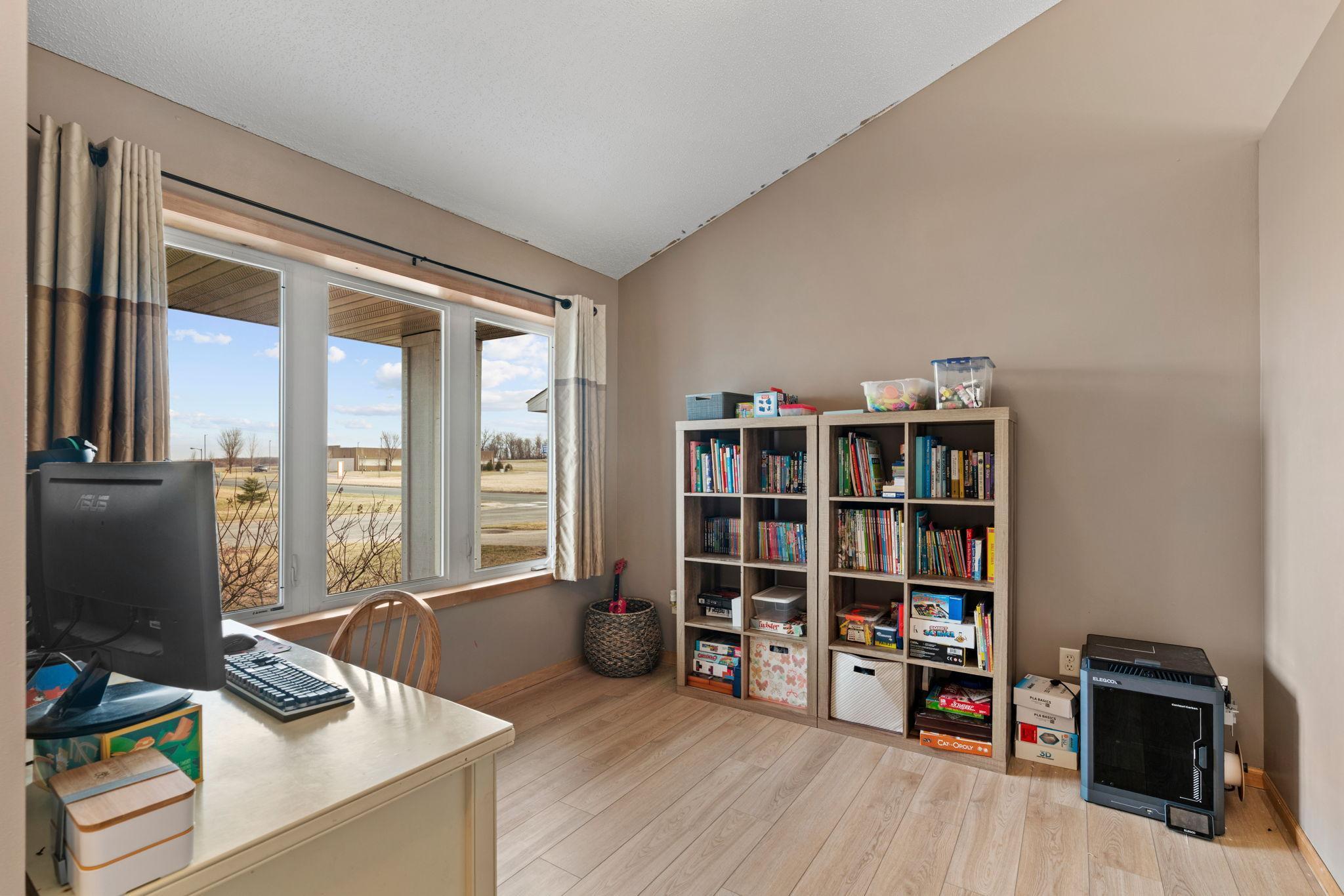 Front office/flex space