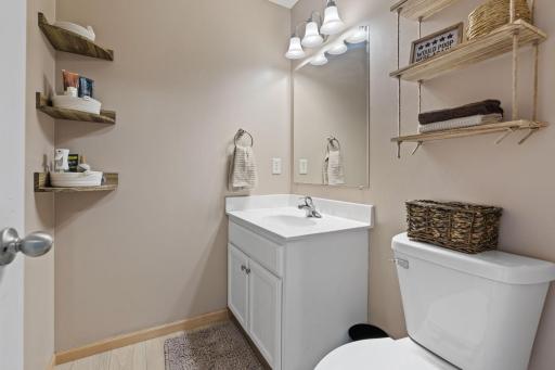 35-web-or-mls-1493 Connecticut Dr SE-35.jpg