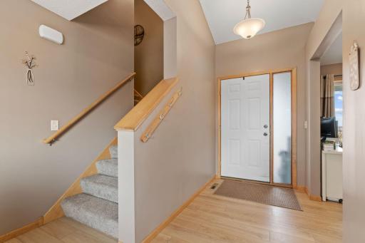 19-web-or-mls-1493 Connecticut Dr SE-19.jpg