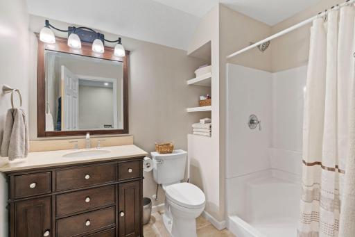 56-web-or-mls-1493 Connecticut Dr SE-56.jpg