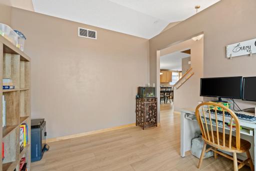 22-web-or-mls-1493 Connecticut Dr SE-22.jpg