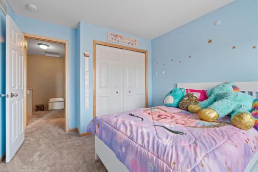 42-web-or-mls-1493 Connecticut Dr SE-42.jpg