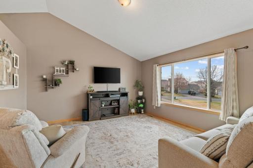23-web-or-mls-1493 Connecticut Dr SE-23.jpg