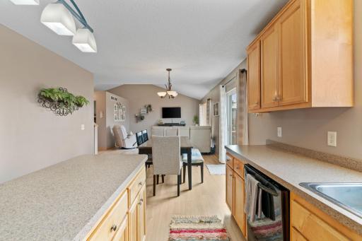 31-web-or-mls-1493 Connecticut Dr SE-31.jpg