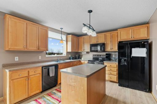 29-web-or-mls-1493 Connecticut Dr SE-29.jpg