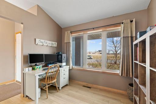 21-web-or-mls-1493 Connecticut Dr SE-21.jpg