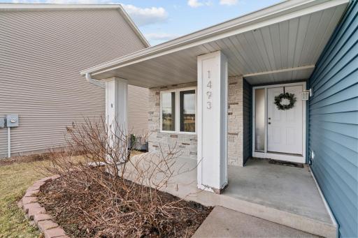6-web-or-mls-1493 Connecticut Dr SE-6.jpg