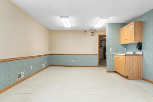 2900 Airport Drive W, Faribault, MN 55021