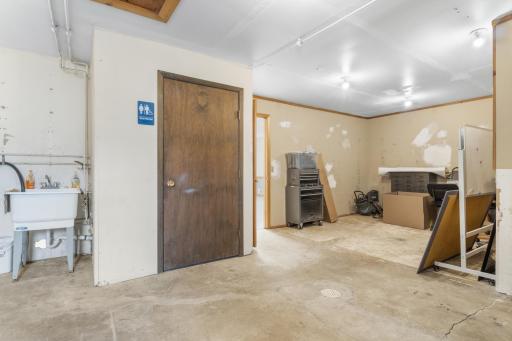 2900 Airport Drive W, Faribault, MN 55021