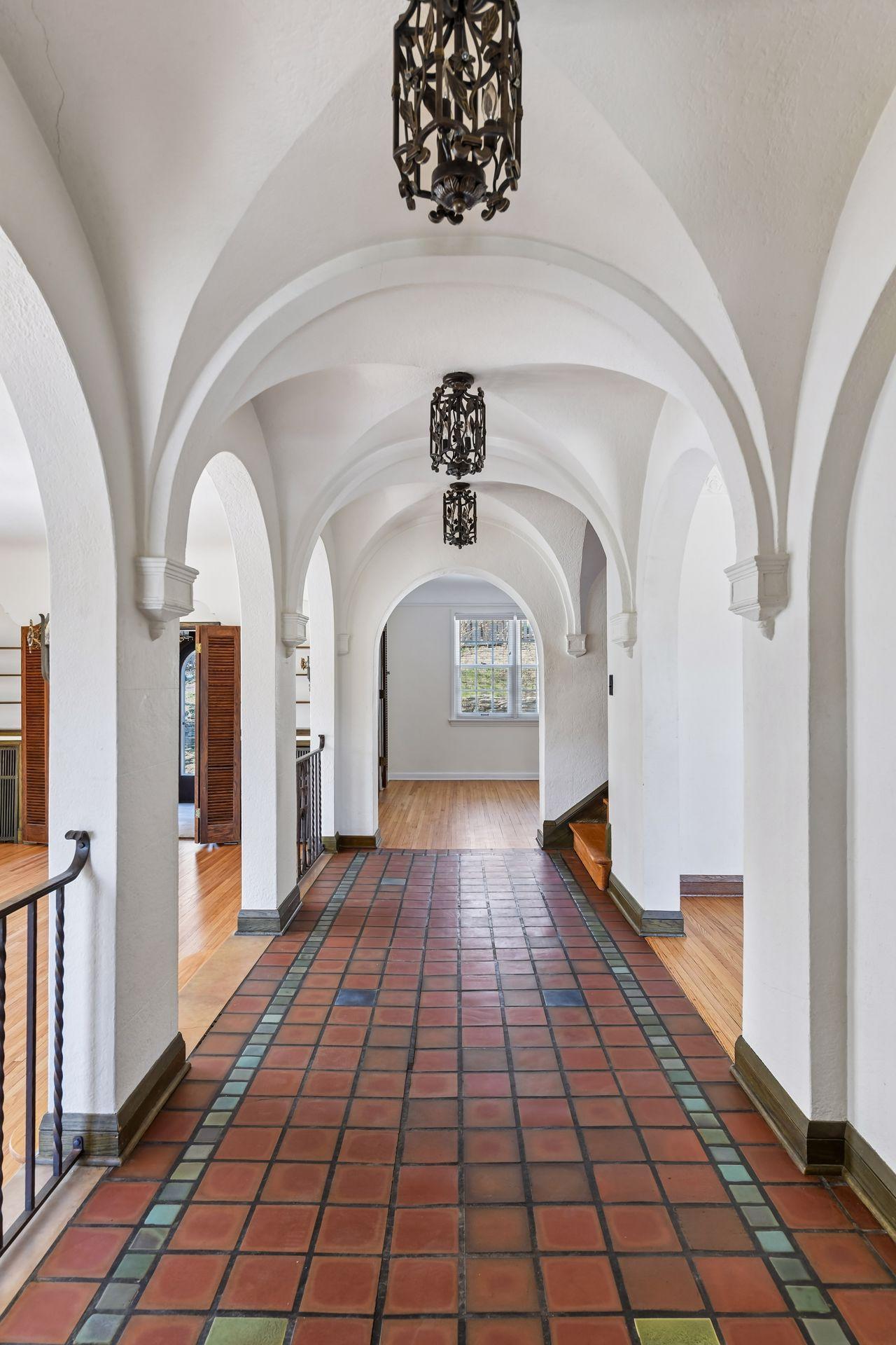 38 West Minnehaha Parkway - Spacecrafting - 0010.jpg