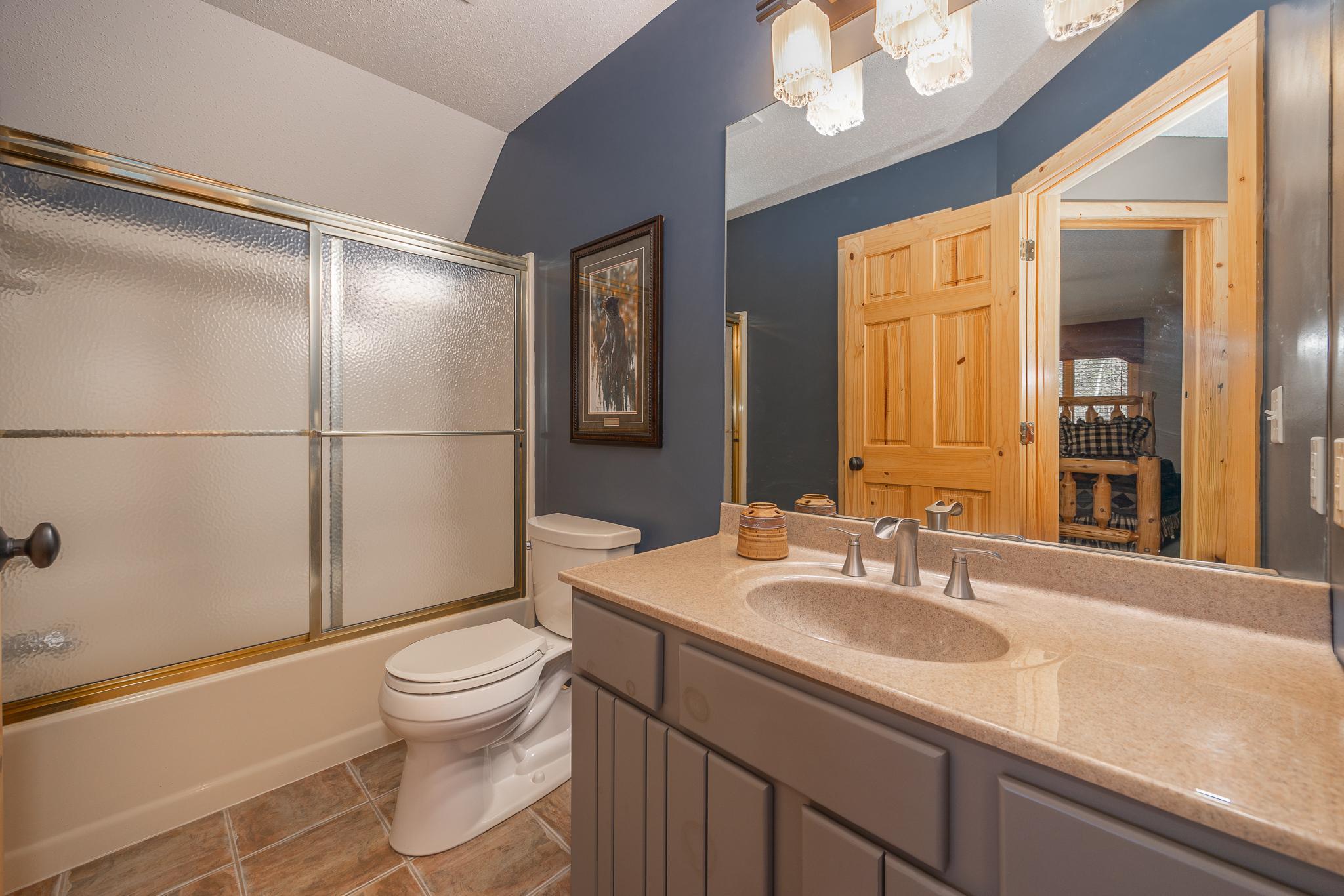Upper level bvathroom