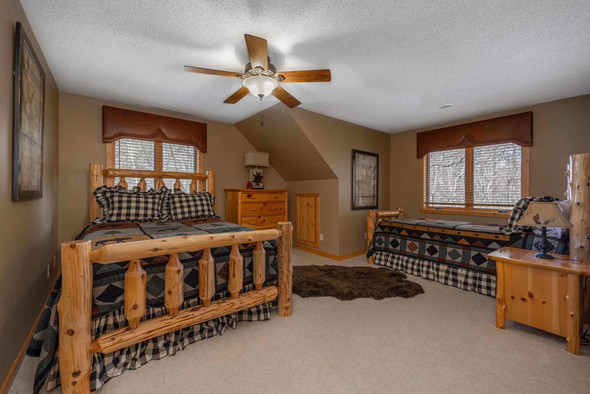 Second upper level bedroom