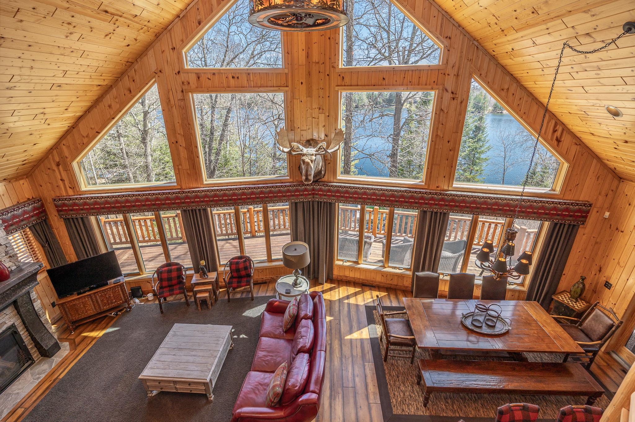 Exapansive windows allow for beautiful views of Thunder Lake