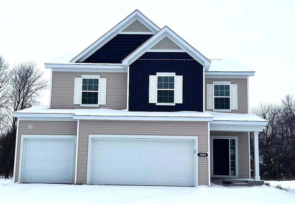 Available now! 4BR/3BA/3CAR