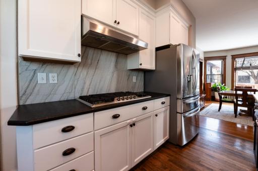 865 St Clair Avenue, Saint Paul, MN 55105