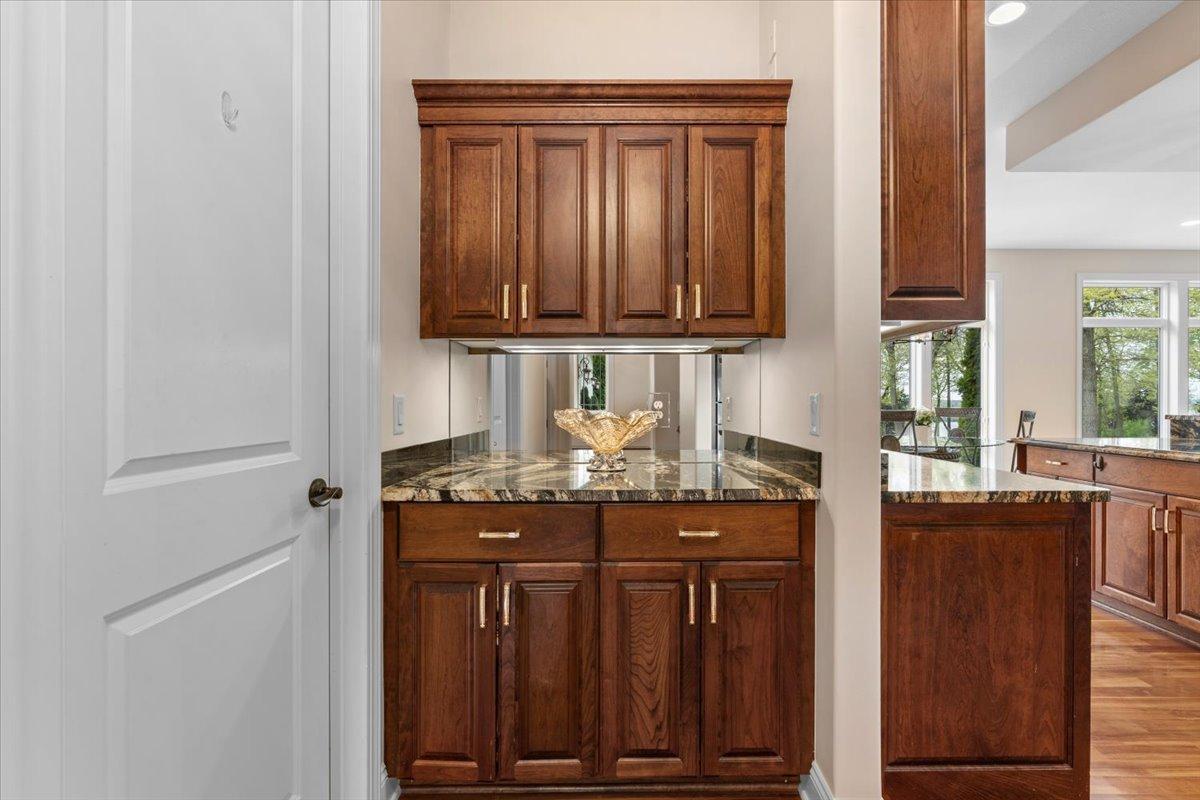 Serving nook area