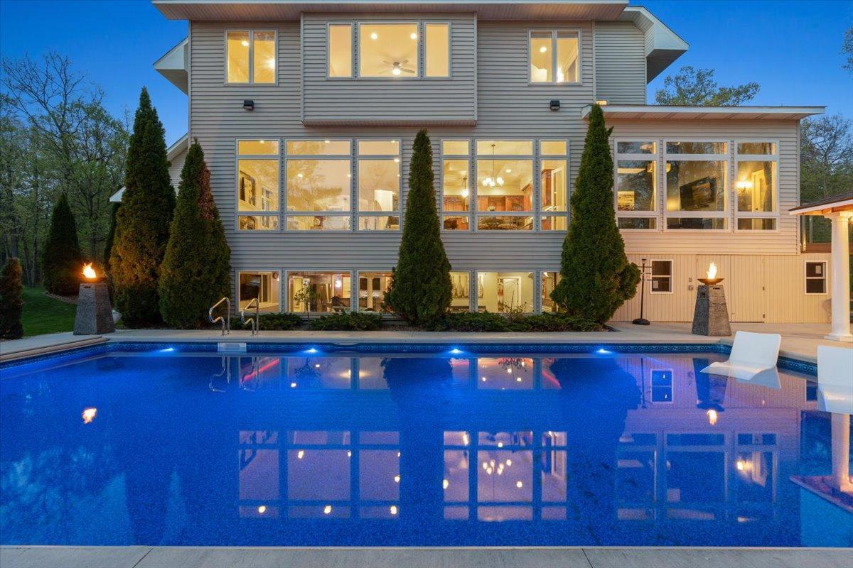 New 2025 - 20' x 40' Sport Pool Area