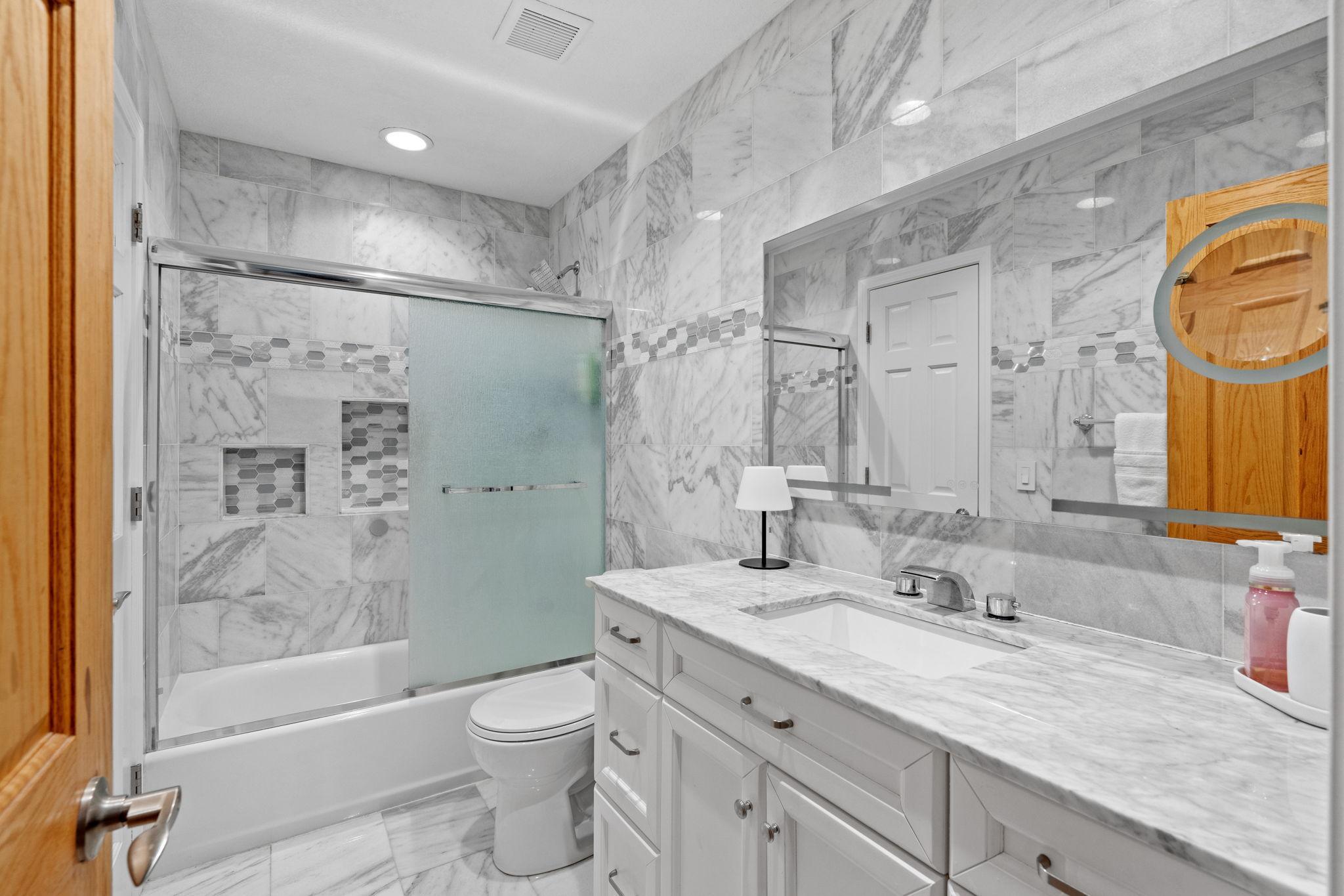 15-web-or-mls-3411 E Mineral-15.jpg