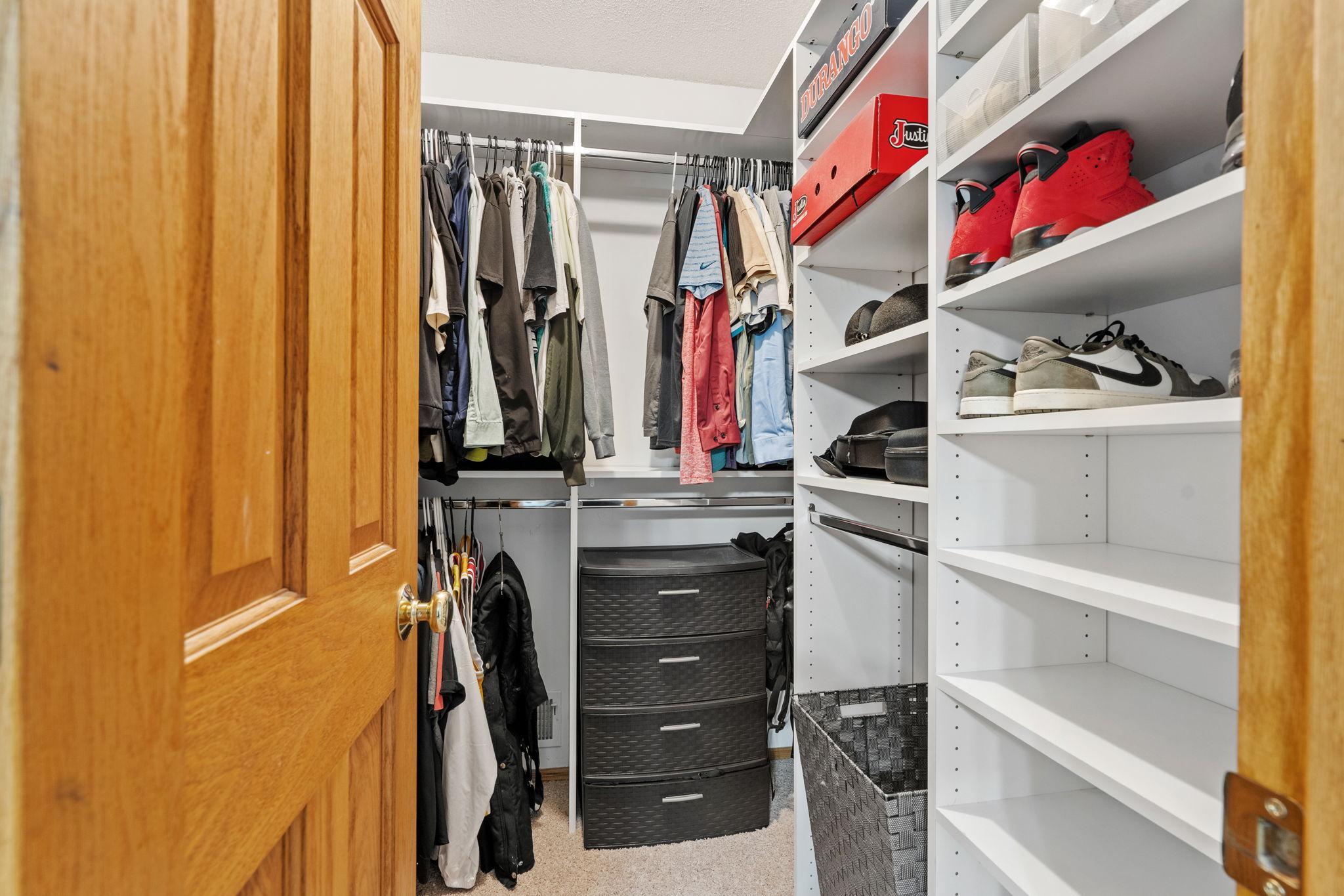 18-web-or-mls-3411 E Mineral-18.jpg