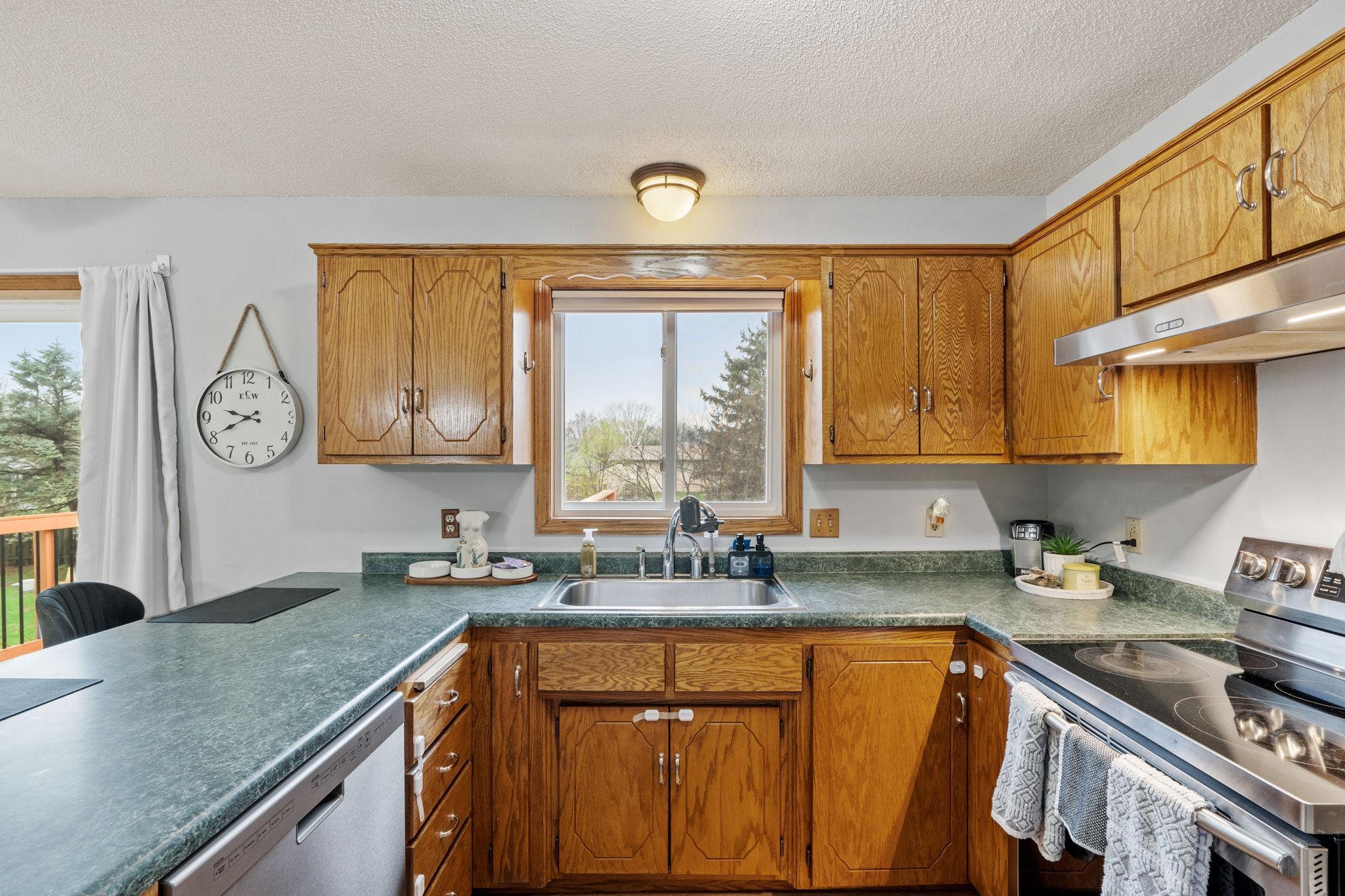 11-web-or-mls-3411 E Mineral-11.jpg