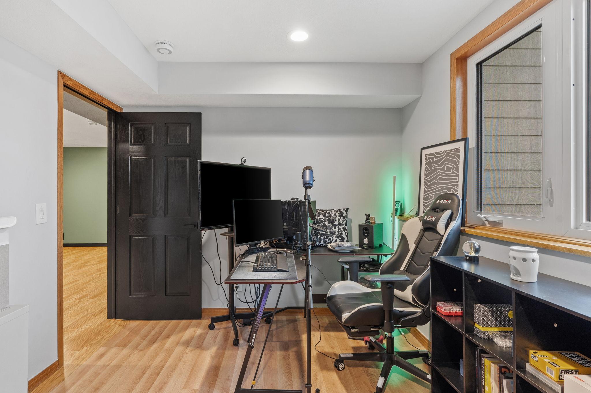 25-web-or-mls-3411 E Mineral-25.jpg