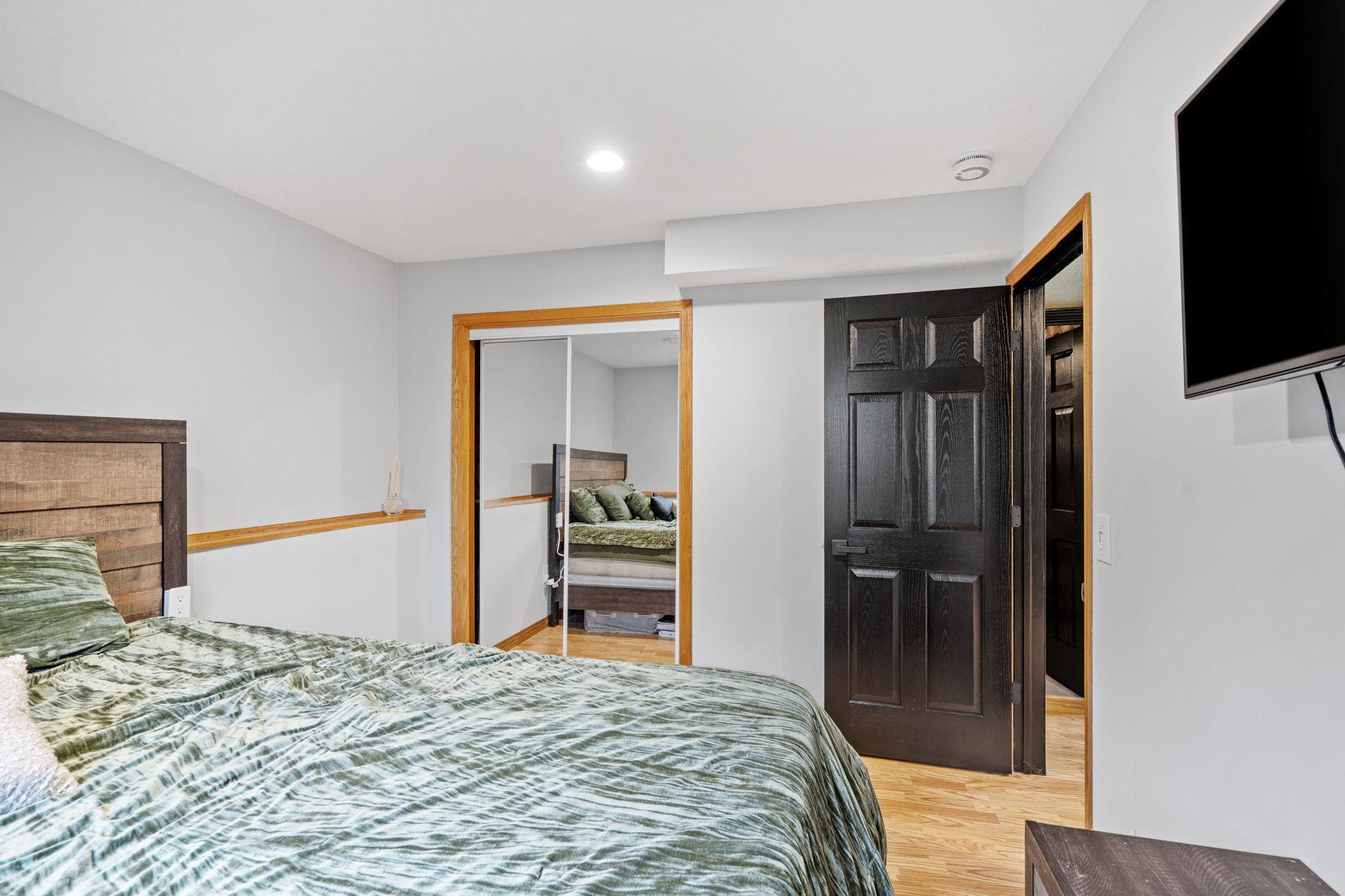 29-web-or-mls-3411 E Mineral-29.jpg