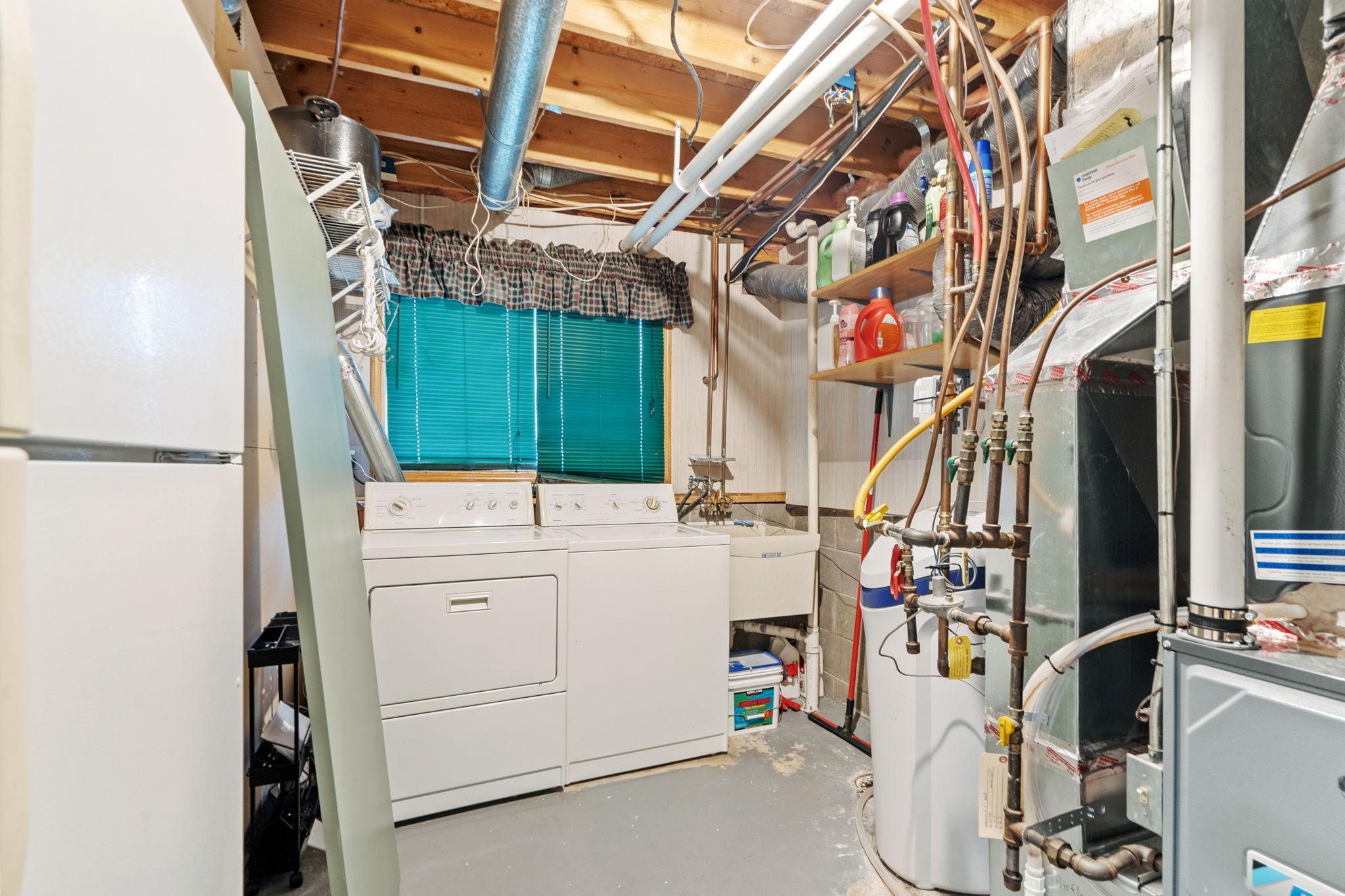 31-web-or-mls-3411 E Mineral-31.jpg