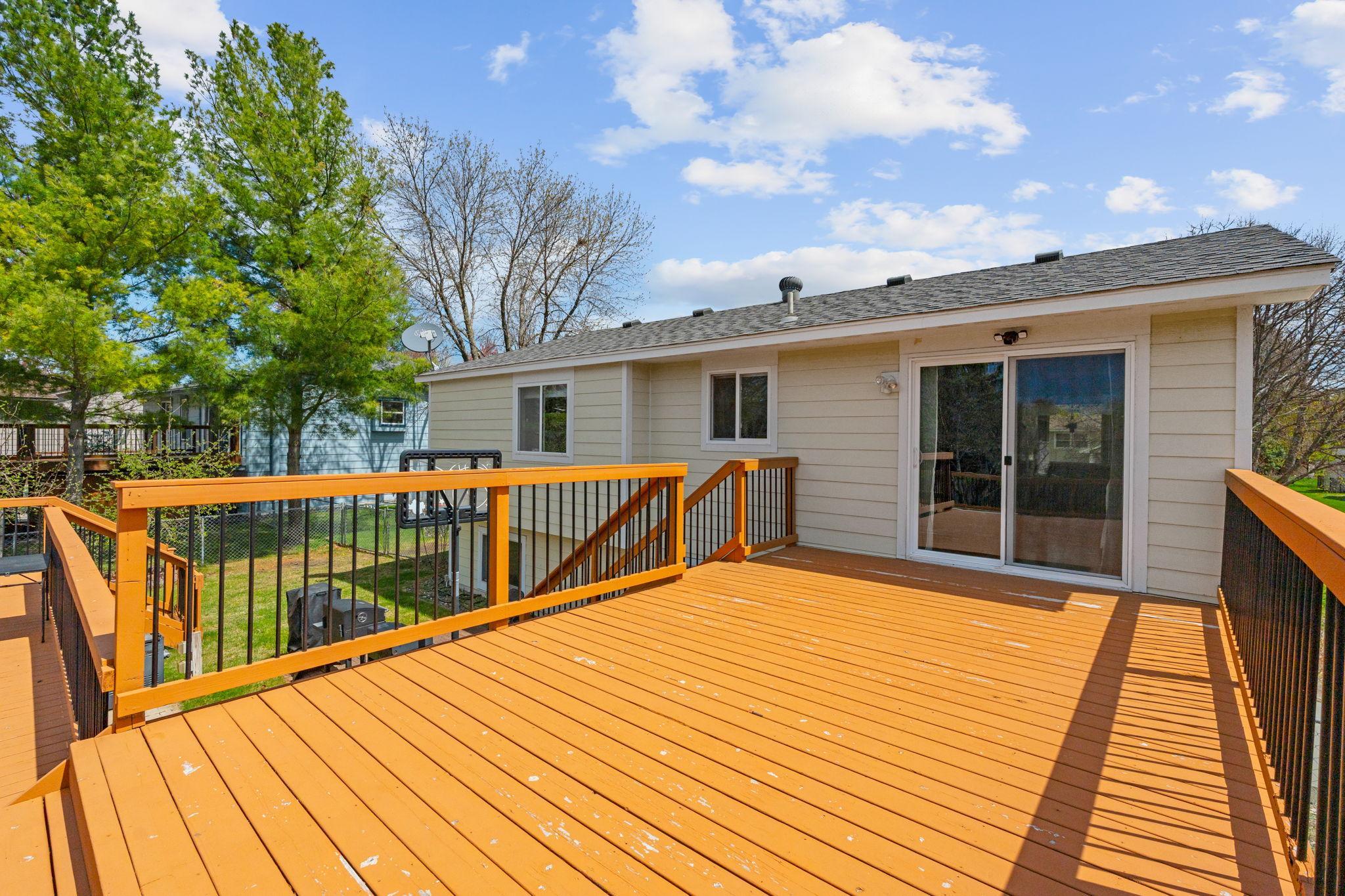 6-web-or-mls-3411 E Mineral Pond Blvd Exteriors-6.jpg