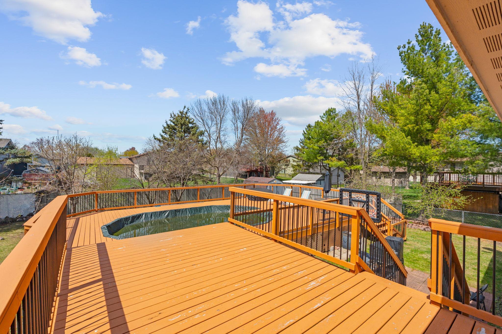 7-web-or-mls-3411 E Mineral Pond Blvd Exteriors-7.jpg