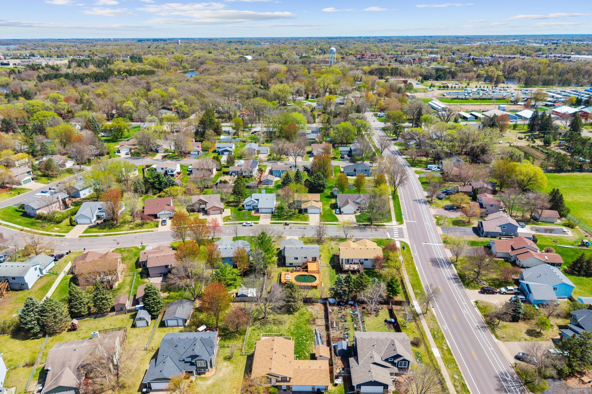 16-web-or-mls-3411 E Mineral Pond Blvd Exteriors-16.jpg